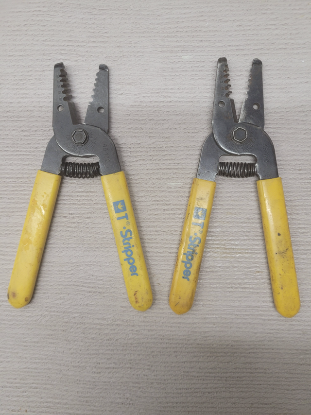 ELECTRICAL HAND TOOLS & POUCH in Hand Tools in St. Catharines - Image 4