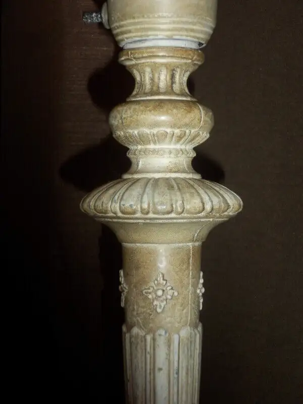 Lampe sur pied en fonte de style florentin in Other in Longueuil / South Shore - Image 7