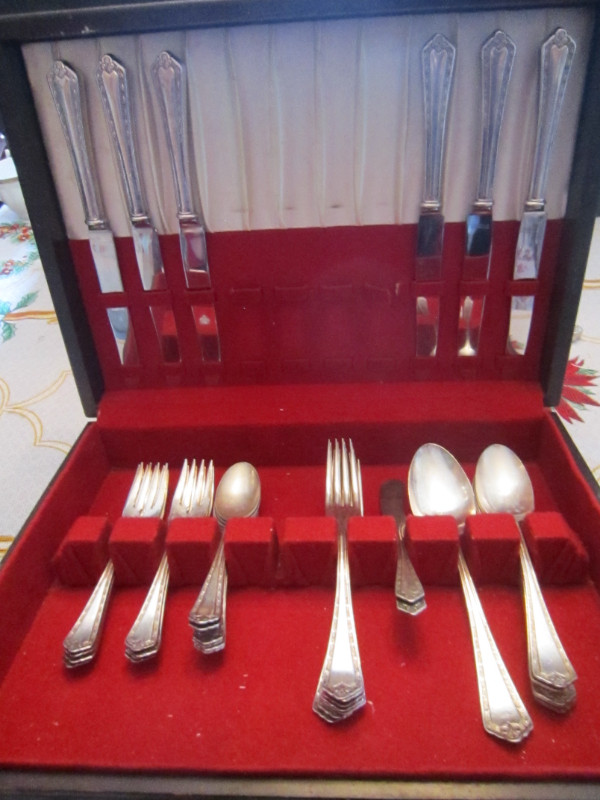 HAMPDEN silverware set for 6 in Arts & Collectibles in St. John's - Image 2