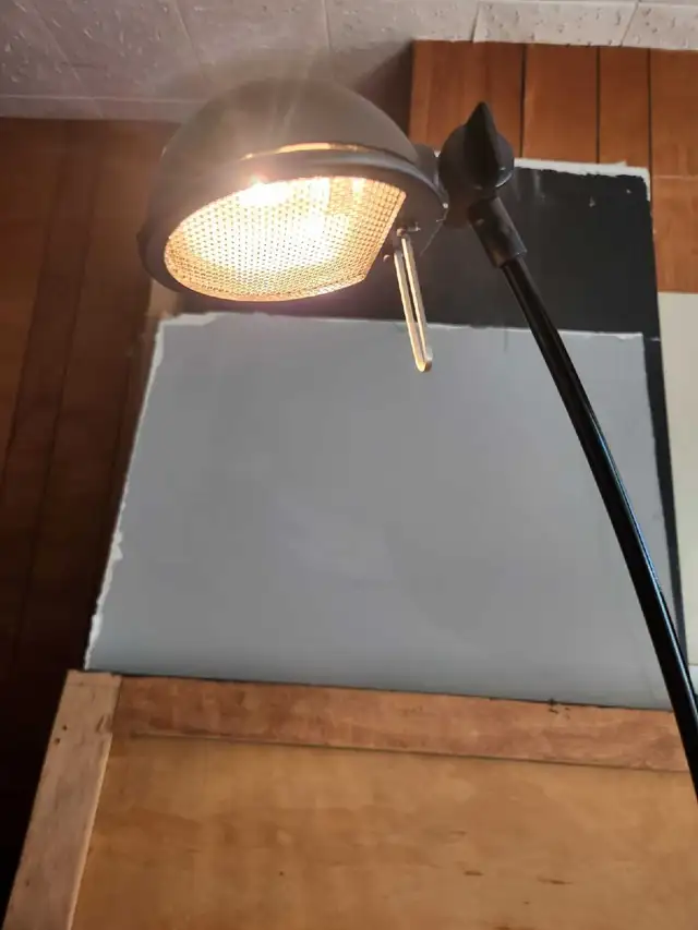 Desk Lamp in Indoor Lighting & Fans in Ottawa - Image 3