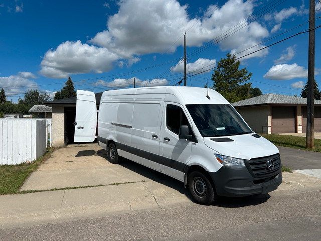 SALVAGE & JUNK REMOVAL – BEST PRICES GUARANTEED! - Victoria in Moving & Storage in Victoria