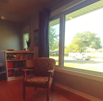 Roommate Wanted – Main Floor of house, Large bright bedroom. Fantastic location. $900. - Includes ut...