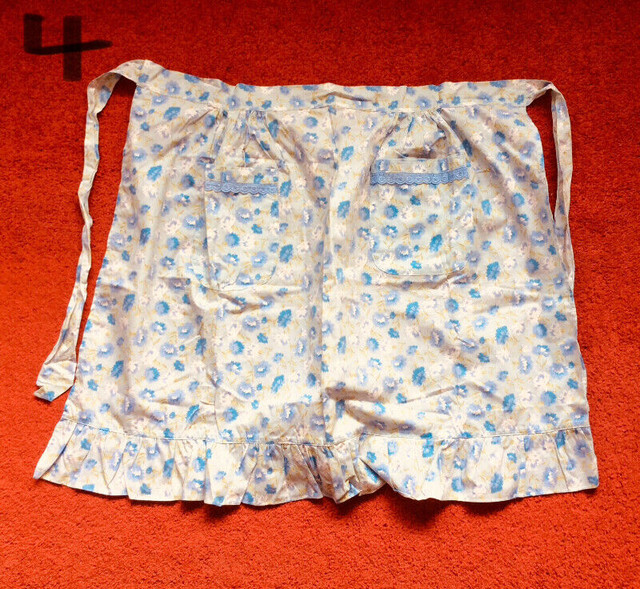 Vintage Retro Aprons in Arts & Collectibles in City of Halifax - Image 4