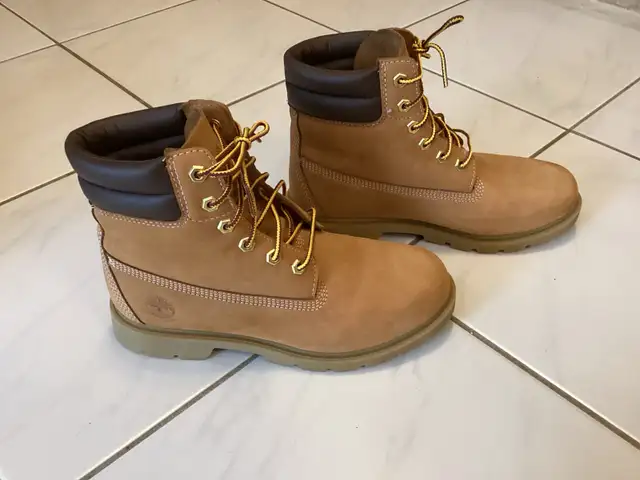 Timberland Women’s Boots - size 7.5 in Women's - Shoes in Oshawa / Durham Region - Image 4