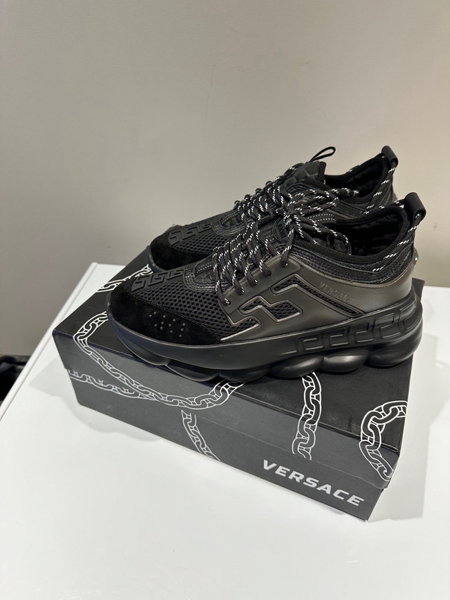 Versace chain sneakers dans Chaussures pour hommes  à Ville de Montréal