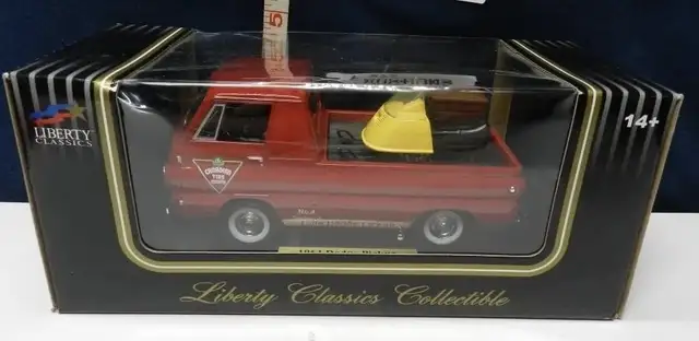 4 CANADIAN TIRE TOY TRUCKS -  1964 with SKIDOO / 1929 TOWING in Arts & Collectibles in Mississauga / Peel Region - Image 3