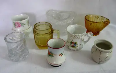 LOT DE 11 PORTE CURE DENT VINTAGE 11 TOOTHPICK HOLDERS. English spoken, email me if details are need...