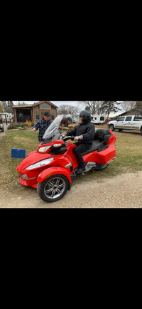 ***REDUCED PRICE***  CAN AM SPYDER RT TOURING