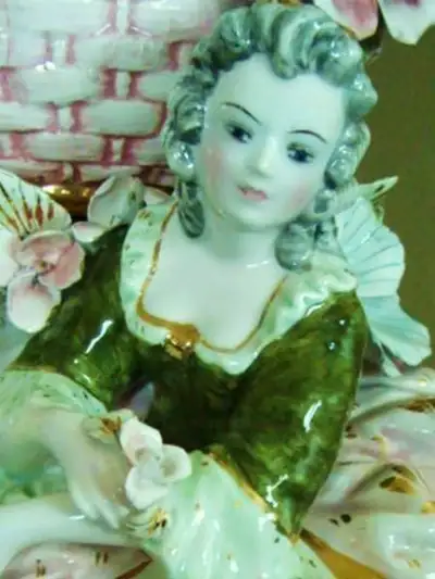 antique centre de table  porcelain dorée capodimonte  vers 1940, View more