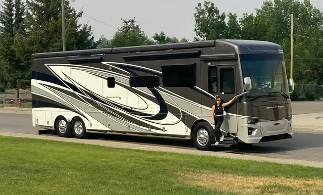 2021 Dutch Star Motorhome SALE PENDING in RVs & Motorhomes in Lethbridge - Image 2