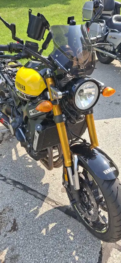 Crash bars, tail bag, 9Ackropovic Racing exhaust, New Tires, New Battery, Beaded comfort seat, GPS h...