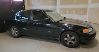 2000 Acura 1.6 el Black For Sale!! - Excellent Condition!! *Clean Car. Clean Title. No Smoking. No P...