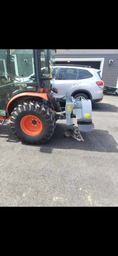 I am selling a used stump grinder and auger from my kubota b2650. The stump grinder was used twice o...