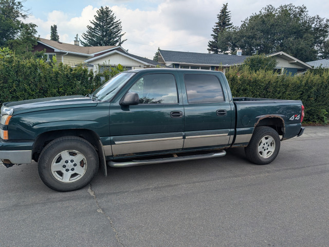 2006 Chevy Silverado crew cab in Cars & Trucks in Edmonton - Image 3