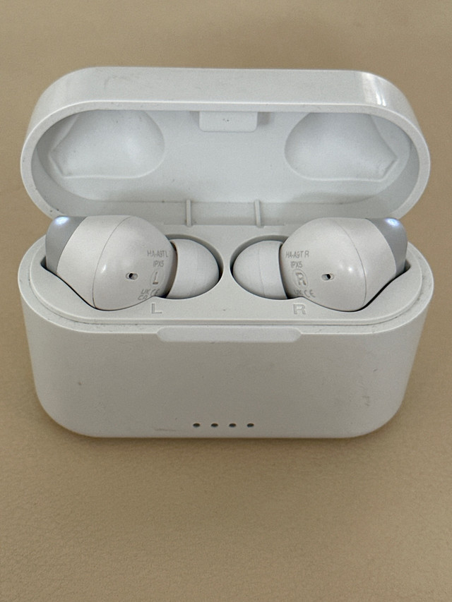 Écouteurs sans fil JVC HA-A9T dans Écouteurs  à Ville de Québec