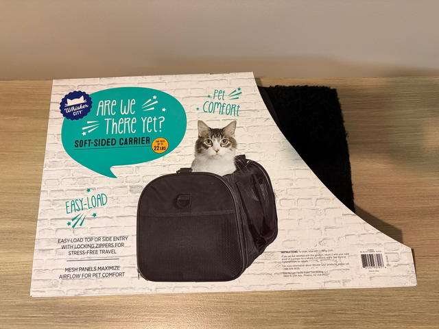 Pet Carrier in Accessories in Winnipeg - Image 3