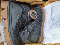 Columbia winter boots new in box size 10