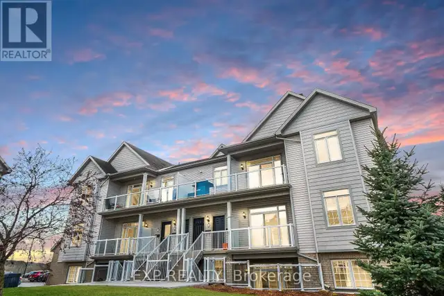 2 Beds 2 Baths Condo-Townhouse