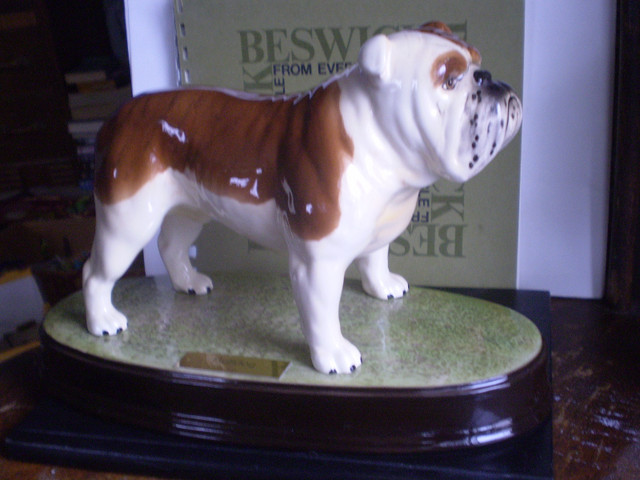 Beswick Dog Figurine - " Bull Dog " - #965 - in Arts & Collectibles in Kitchener / Waterloo - Image 2