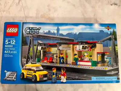 Used Lego city set that has been disassembled and put into numbered bags. Instruction booklet includ...