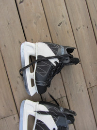 CCM Intruder 55 SL-1000 Size 6 Youth Hockey Skates