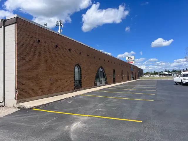 Parking lot line painting in Street, Cruisers & Choppers in Winnipeg - Image 10