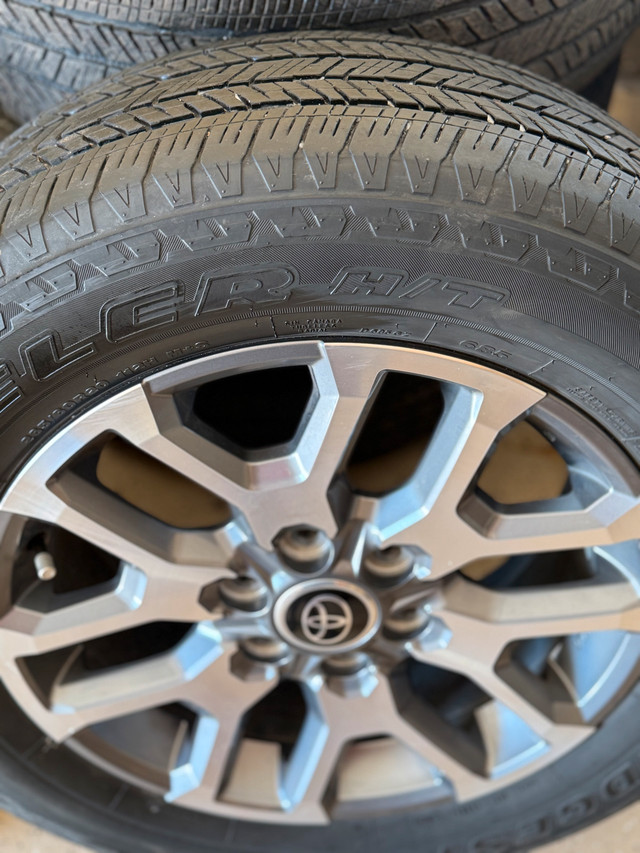 Toyota Alloy wheels and Tires 265/60/R20 TPMS in Tires & Rims in Mississauga / Peel Region - Image 2