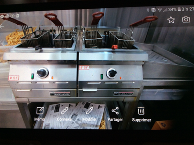 Équipement pour restauration rapide où pour placer dans un food truck. Congélateur debout en Stainle...