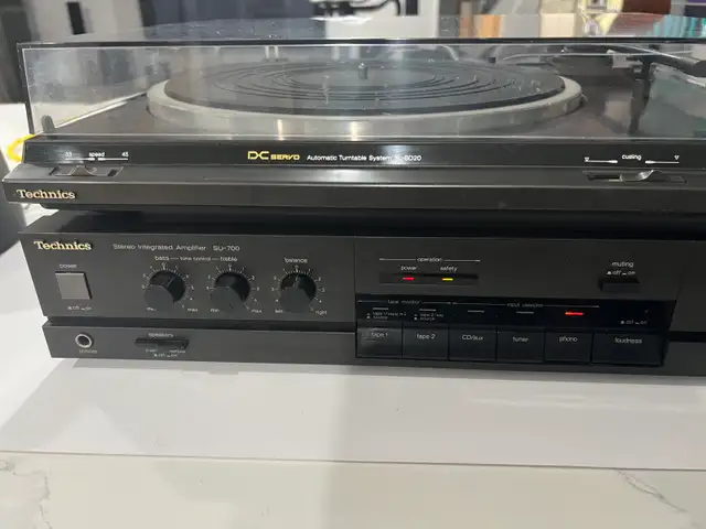 technics SU-700 amplifier & turntable SL-BD20  set in Stereo Systems & Home Theatre in Mississauga / Peel Region - Image 6