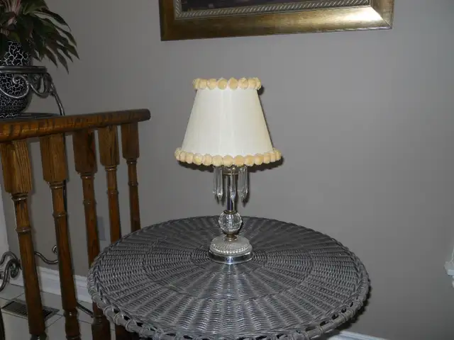 Unique Table Lamp - Retro Shade in Coffee Tables in Markham / York Region - Image 4