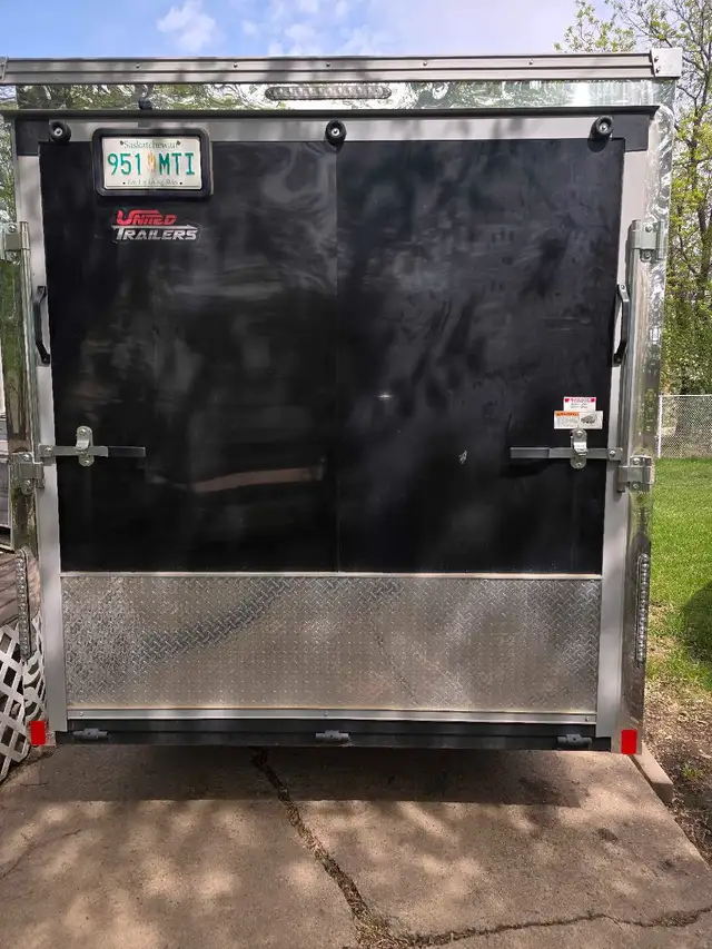 2022 cargo trailer like new , 20 ft build by united trailers in Cargo & Utility Trailers in Meadow Lake - Image 7