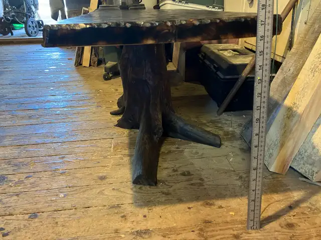 Live edge, coffee table in Coffee Tables in Summerside - Image 5