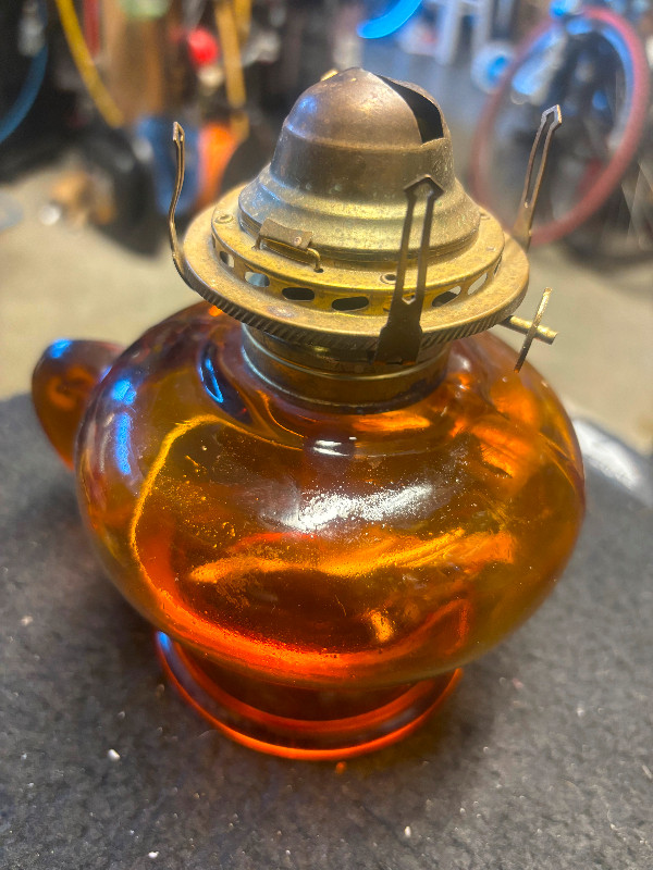 Kerosene Oil Lamp in Arts & Collectibles in Nanaimo - Image 2