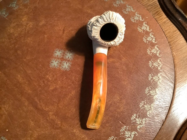 Vintage Carved Meerschaum Pipe with an Amber Bakelite Stem in Arts & Collectibles in Belleville - Image 3