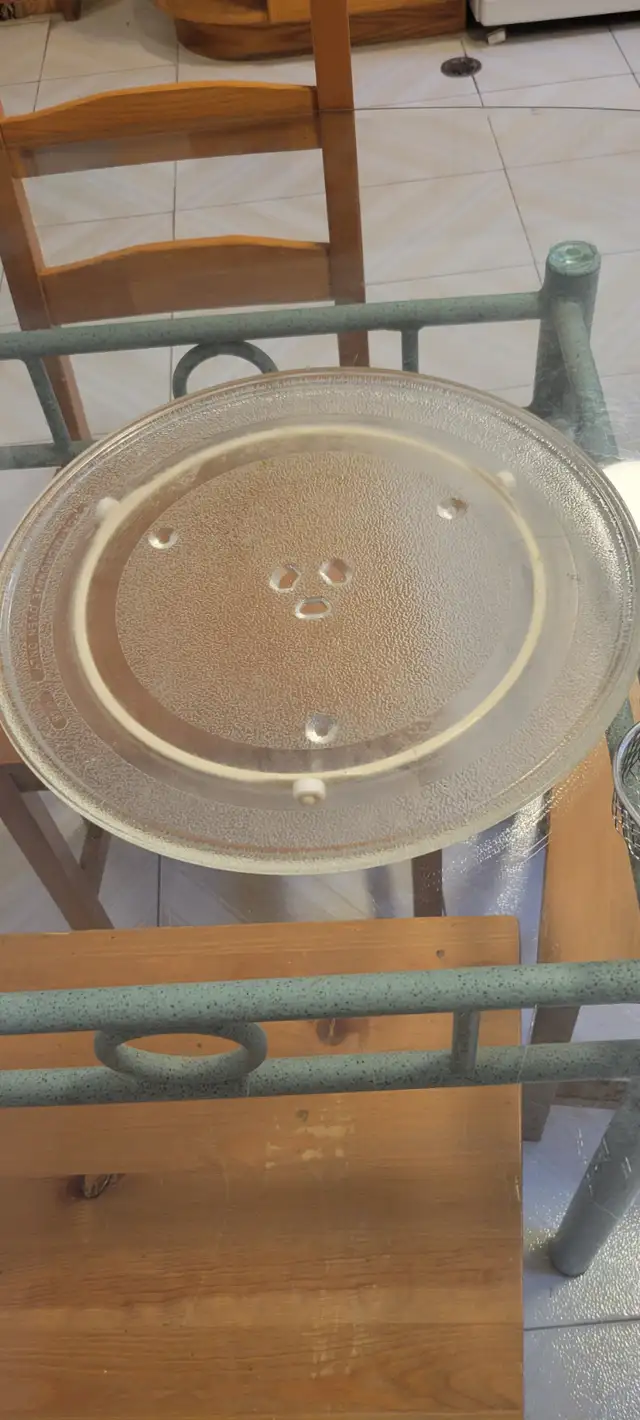 MICROWAVE PLATE WITH BOTTOM ROTATER ALSO AVAILABLE FOR $10