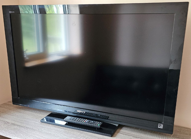 Sony Bravia LCD TV, 40 inch | TVs | Whitehorse | Kijiji