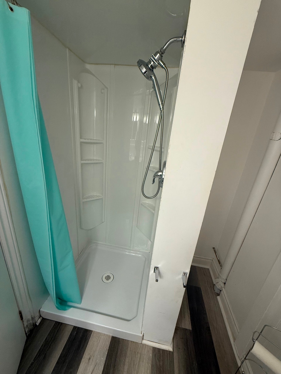 One Large Bedroom North End St Catharines 5