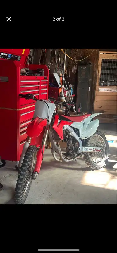2015 crf250 with papers motors torn apart everything’s there needs crank. Comes with box of new oem...