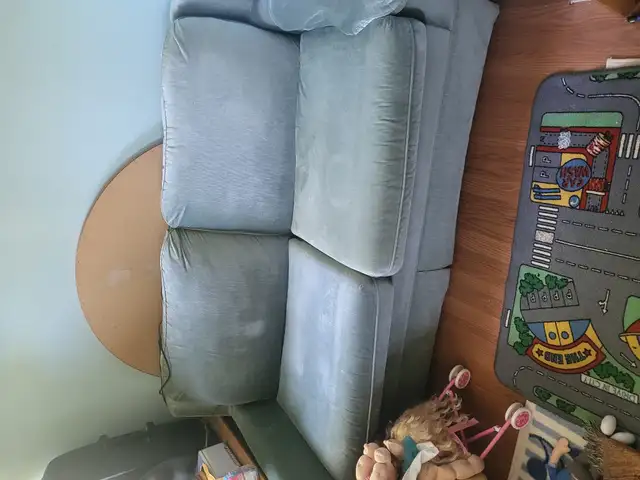 Pull out Couch in Couches & Futons in Bedford - Image 2
