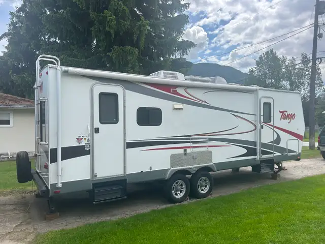 2007 30’ Tango Travel Trailer in Travel Trailers & Campers in Nelson - Image 4