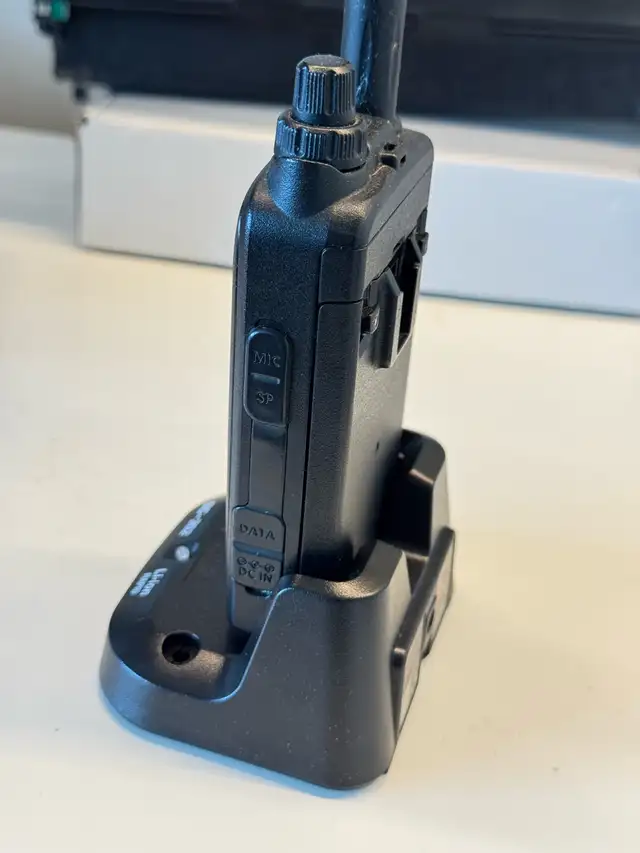 ICOM ID51 plus546145133533614082