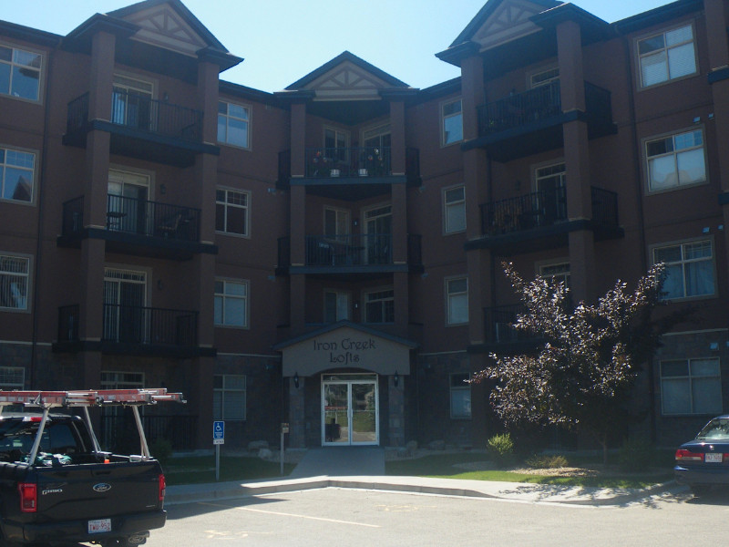 South Red Deer Condo 2 bed, 1 bath with A/C Long Term Rentals Red