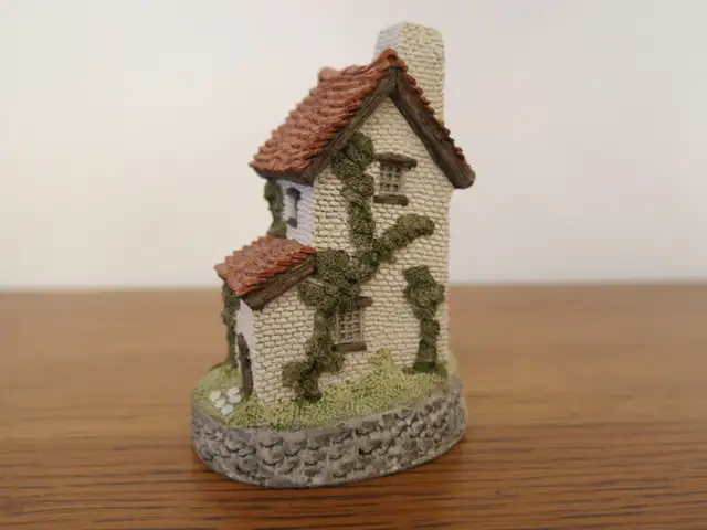 DAVID WINTER COTTAGES: IVY COTTAGE in Arts & Collectibles in Calgary - Image 8