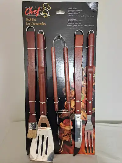 MASTER CHEF 5 BBQ UTENSILS TOOL SET. BRAND NEW, NEVER USED WOOD HANDLE AND STAINLESS STEEL BRAND NEW...