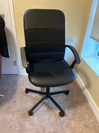 Black office chair 