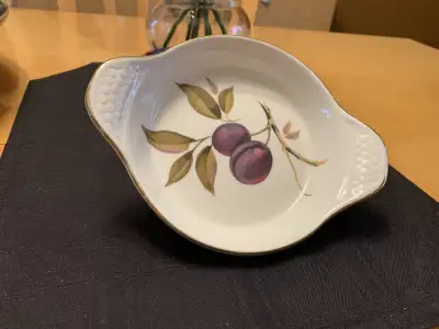 SMALL SERVING DISH BY EVESHAM WORCESTER [ made in England }, View more