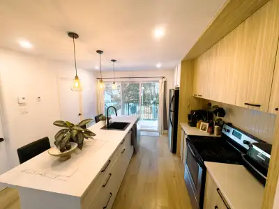 Maison de ville neuve à louer en cession de bail - Rue Goncourt, Québec ✨ **Caractéristiques :** - G...