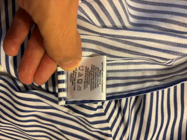 HBC Hudson Room French Cuff Dress Shirt in Men's in Kitchener / Waterloo - Image 5