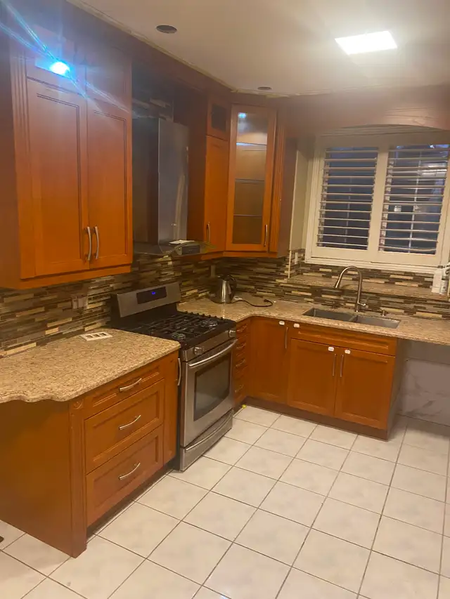 Room for Rent @ Morningside rd & Staines rd ( Master Bedroom) in Room Rentals & Roommates in City of Toronto - Image 4