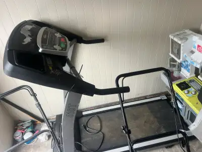 Get in shape with this used treadmill, perfect for home workouts! It features adjustable speed and i...